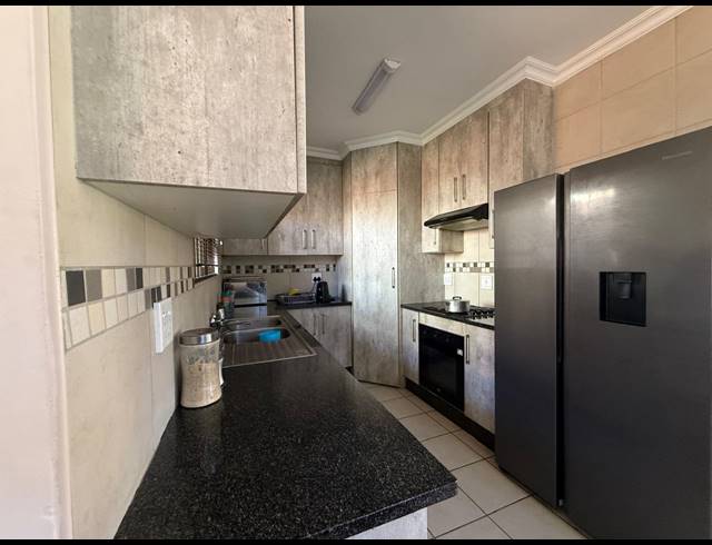 3 BEDROOM TOWNHOUSE FOR SALE IN WATERVAL EAST